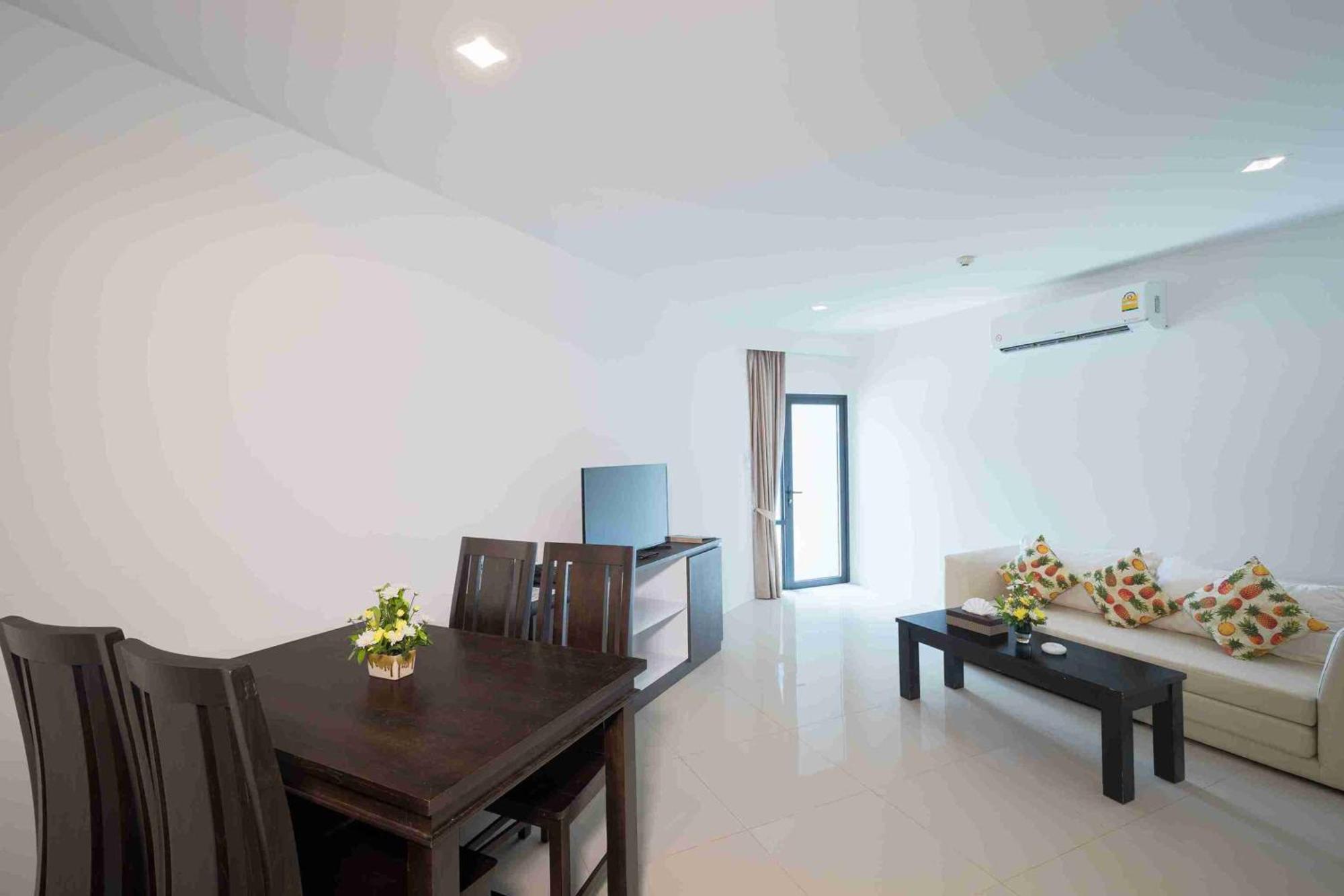 Готель Patong Bay Hill Екстер'єр фото