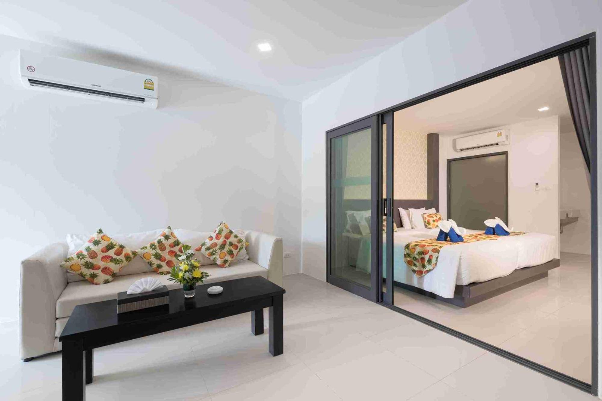 Готель Patong Bay Hill Екстер'єр фото