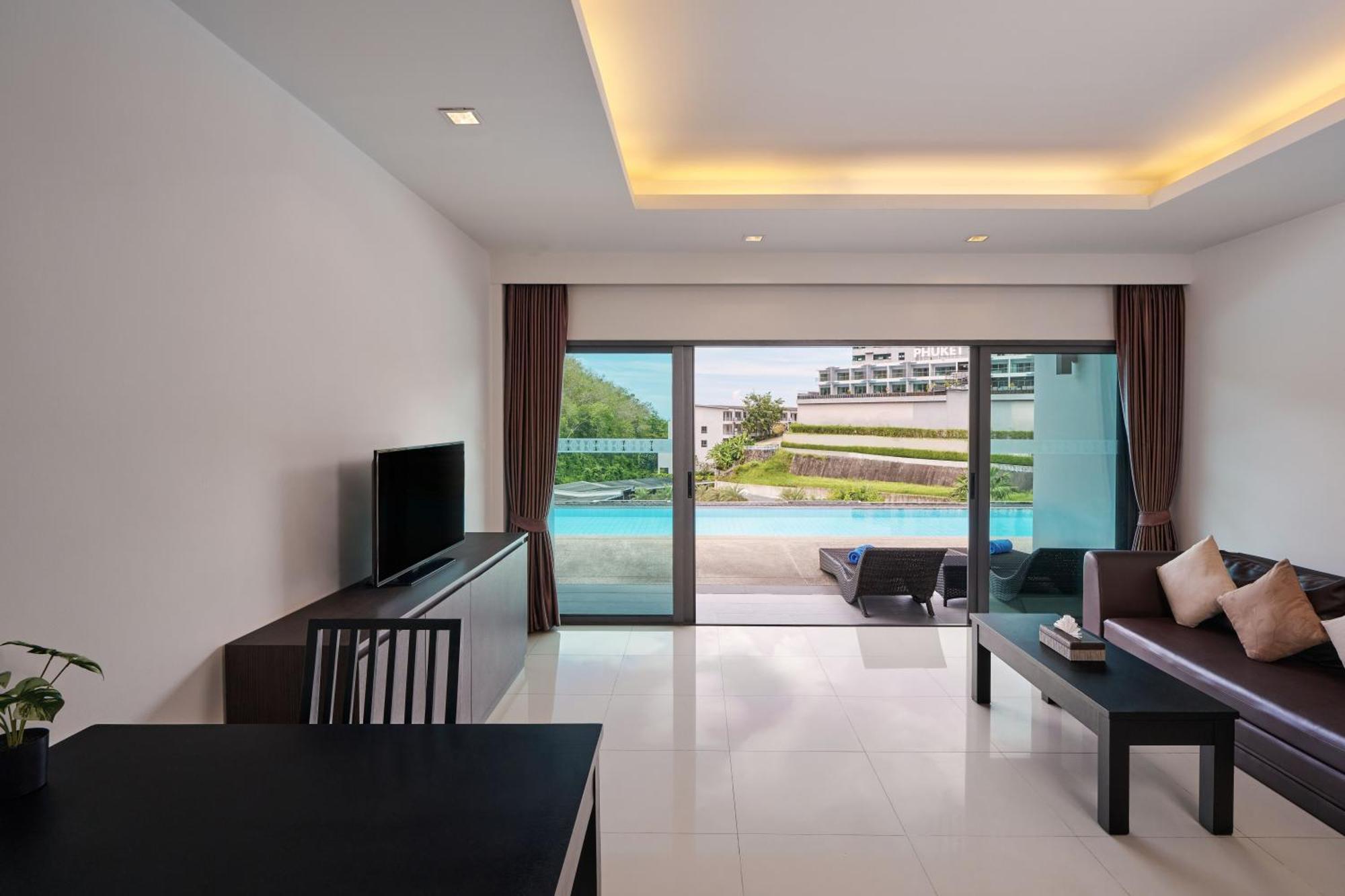 Готель Patong Bay Hill Екстер'єр фото
