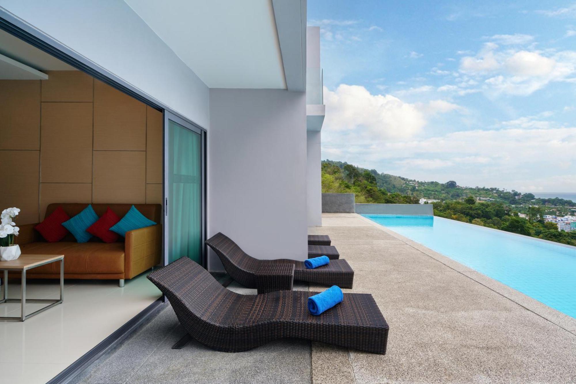 Готель Patong Bay Hill Екстер'єр фото