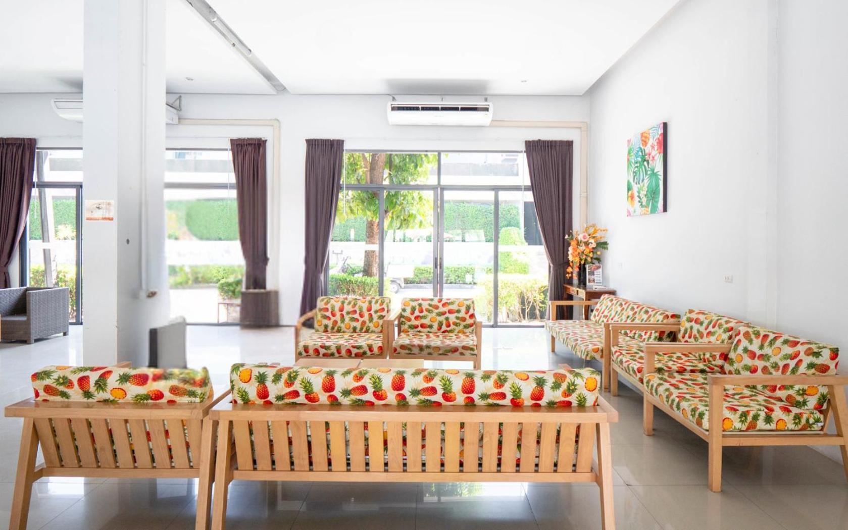 Готель Patong Bay Hill Екстер'єр фото